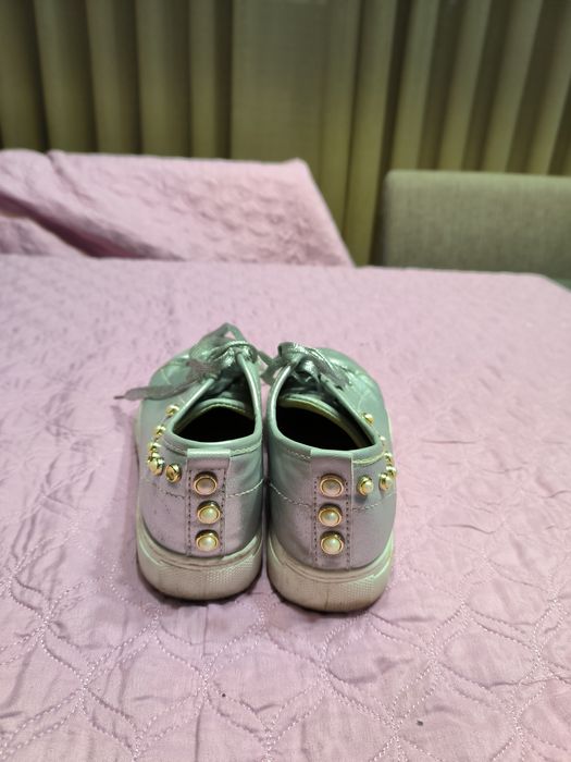 Sapatilhas prateadas