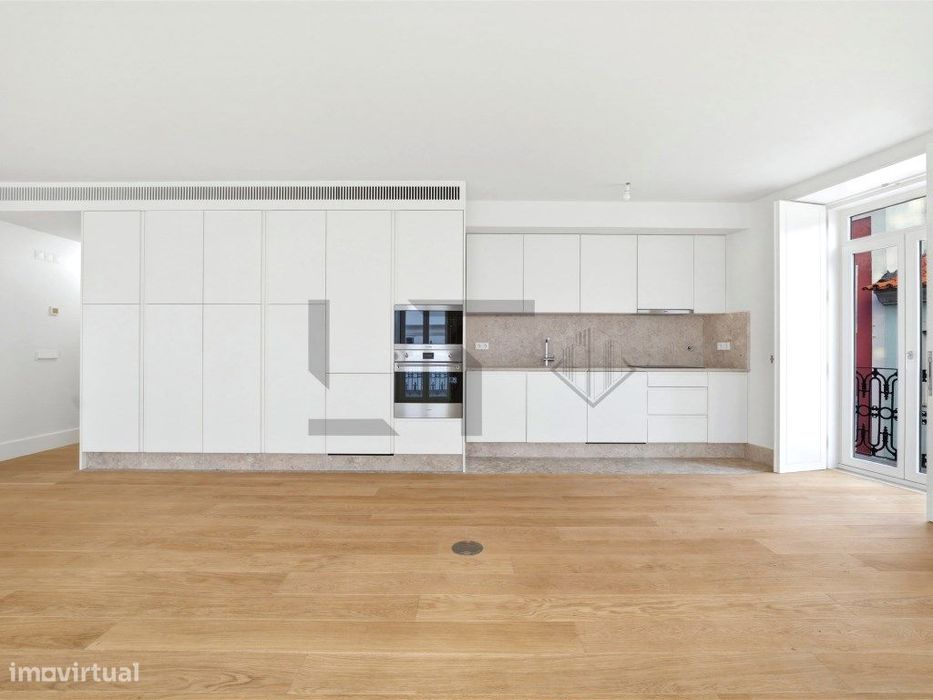 Apartamento T2 com Garagem para Venda junto à Av. da Liberdade, Lisboa