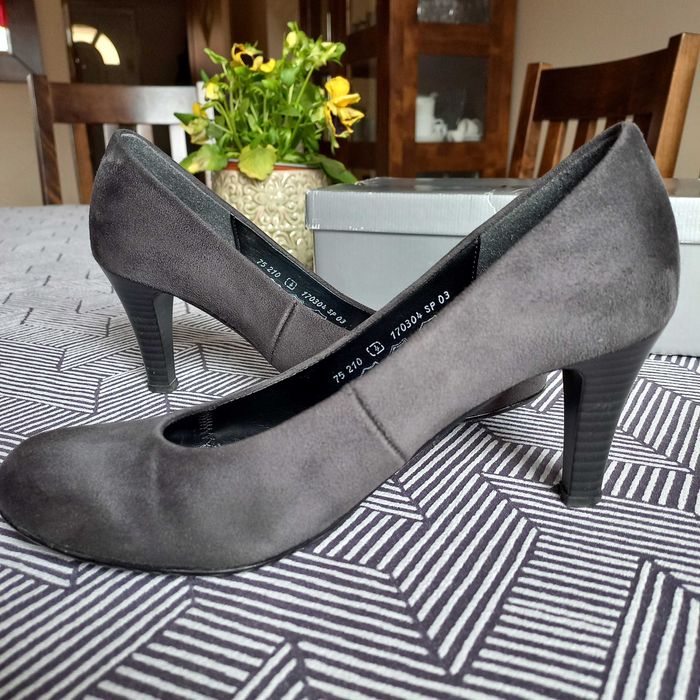 Czułenka Gabor, buty na obcasie