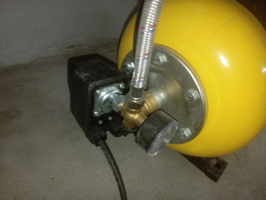 Vendo bomba de agua elétrica monofásica, de superfície com balão