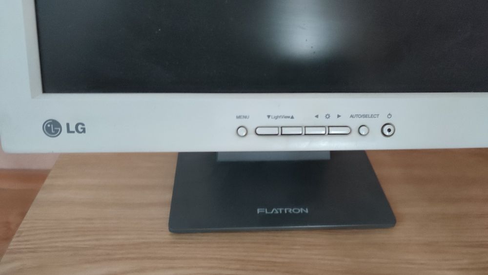 LG монітор до комп'ютера