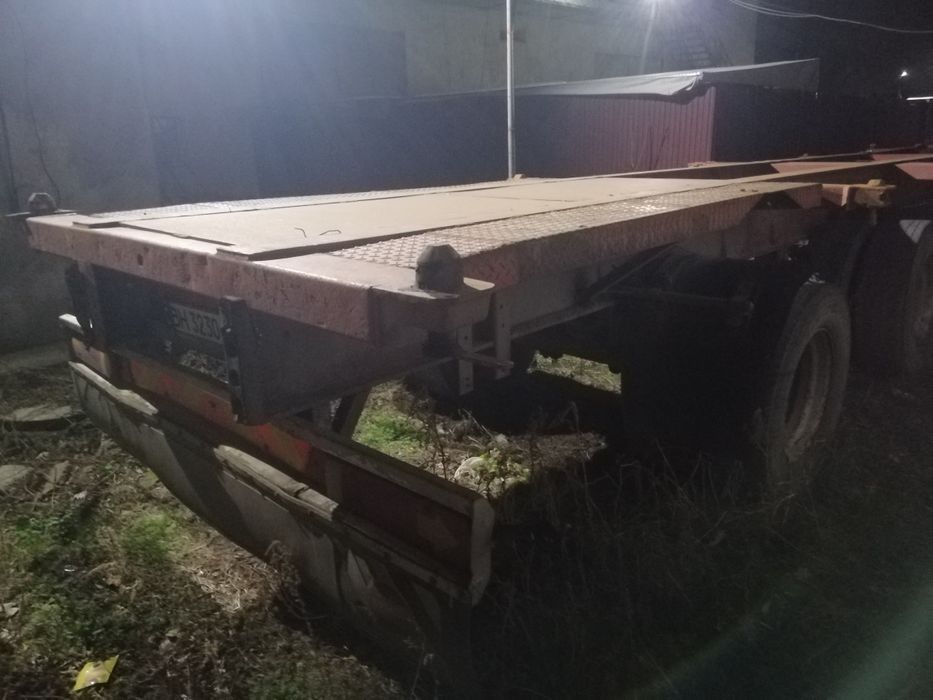 Полуприцеп контейнеровоз