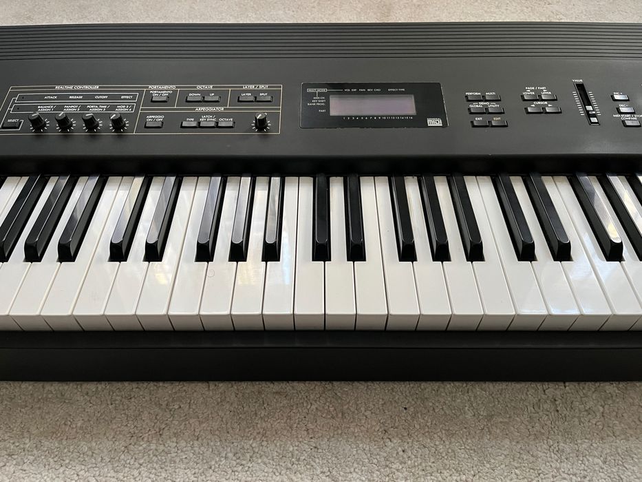 Sintetizador KORG N1 Estrela • OLX.pt