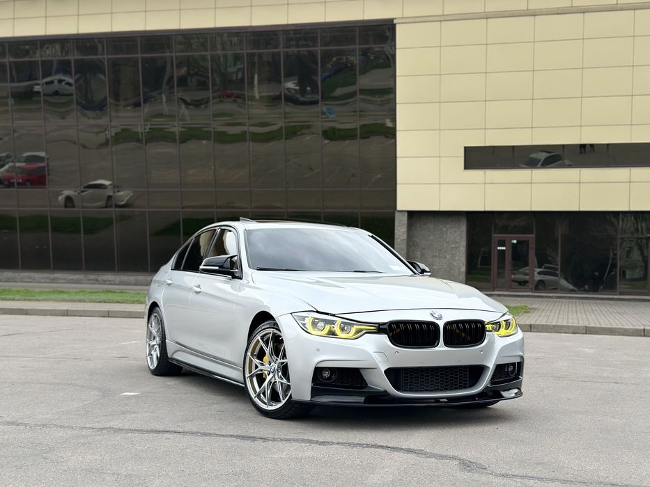 BMW F30 330I 2017p