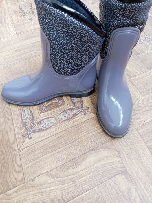 Женские утепленые резиновые сапоги