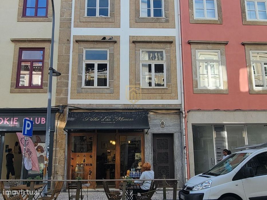Apartamento T2 duplex com jardim em Cedofeita no centro do Porto