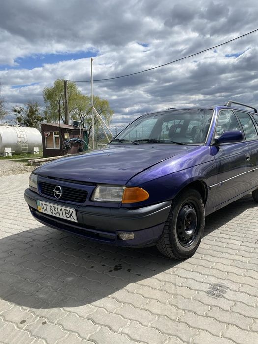 Продам опель астра 1.6 бензин