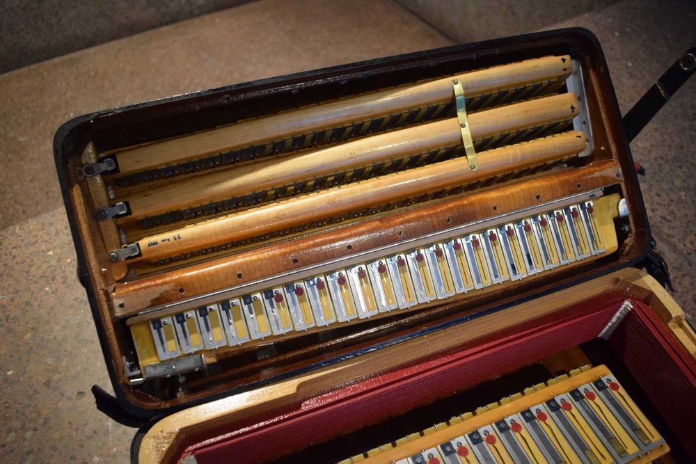 Acordeao Paolo Soprani 5 Voz 120 Baixos,N 131