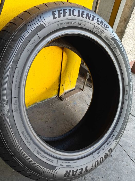2шт r17 215-55 98W GoodYear EfficientGrip Performance шини літні
