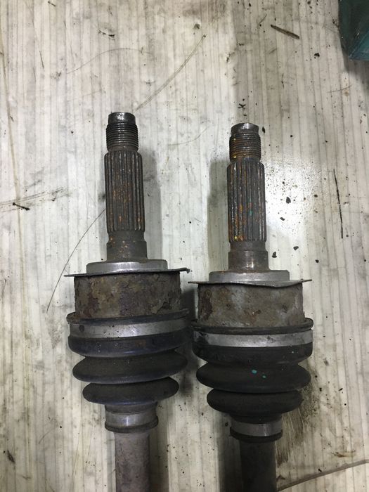 Полуось привод Subaru Legacy Outback 2.0 DIESEL ЗАДНЯ (2003-2009 р.в.)