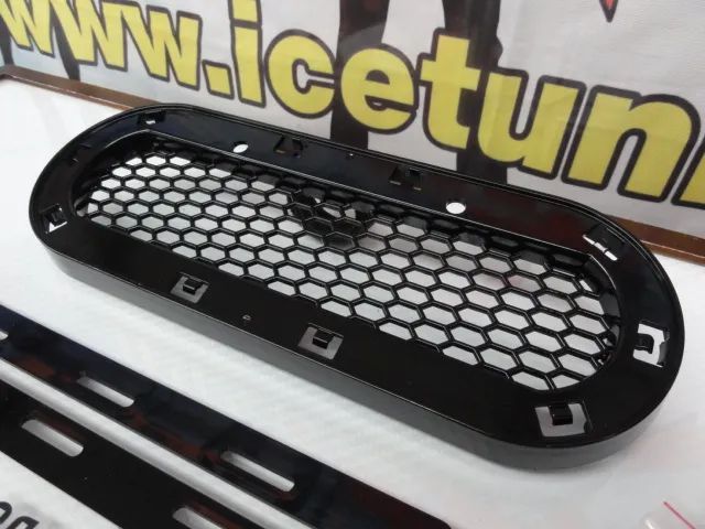 Suporte universal de emblema / símbolo em preto piano brilhante para grelhas Audi em plástico ABS
