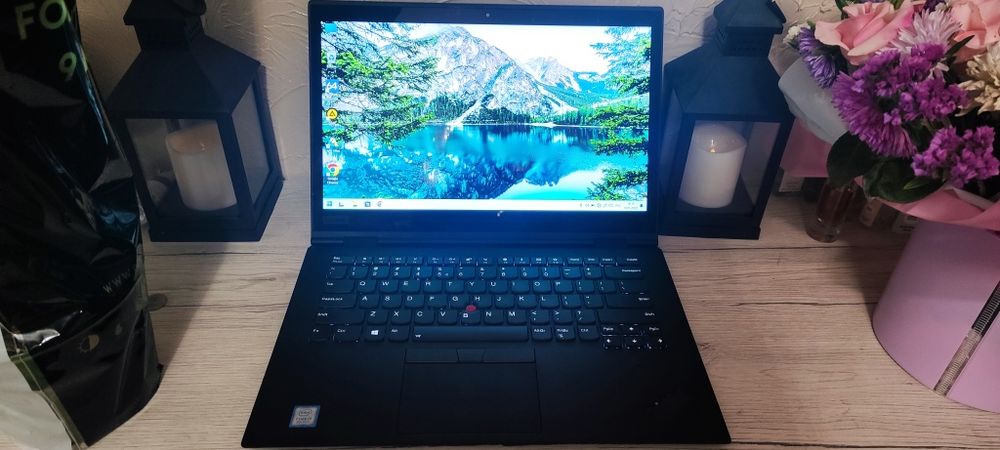 Lenovo Yoga x1-3Gen. i7-7го/Nvme 256Gb/ОЗУ 16Gb/Hd Graphics 620-2Gb