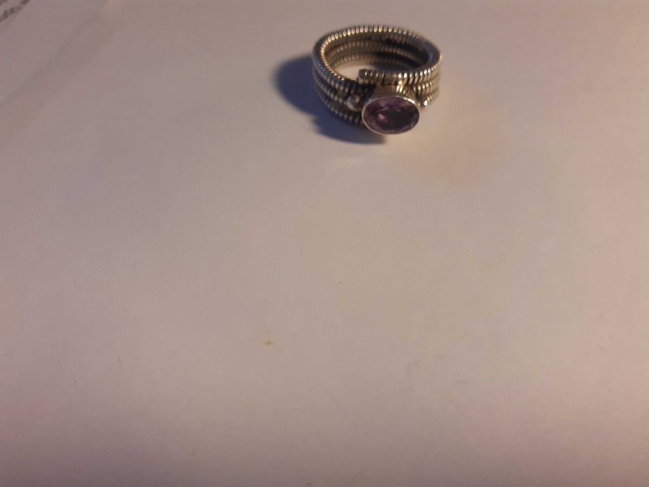 Anel de Prata com Pedra Roxa