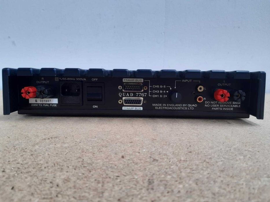 QUAD 77 amplificador de potência estéreo
