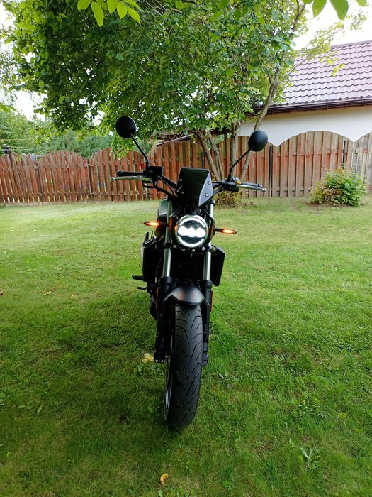 Barton Stratos 125