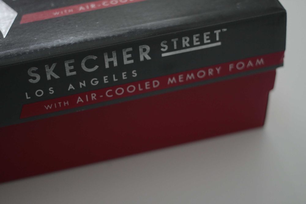 Sapatilhas Skecher tamanho 36 tom neutro