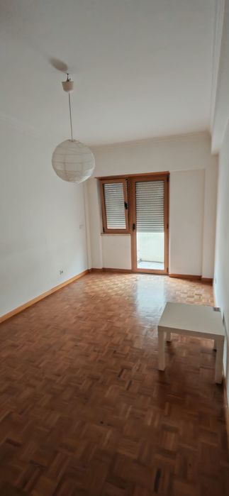 Arrendo Apartamento T4