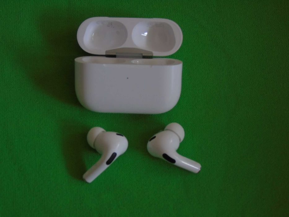 Навушники Apple AirPods Pro with MagSafe Case USB-C (2-ге покоління)