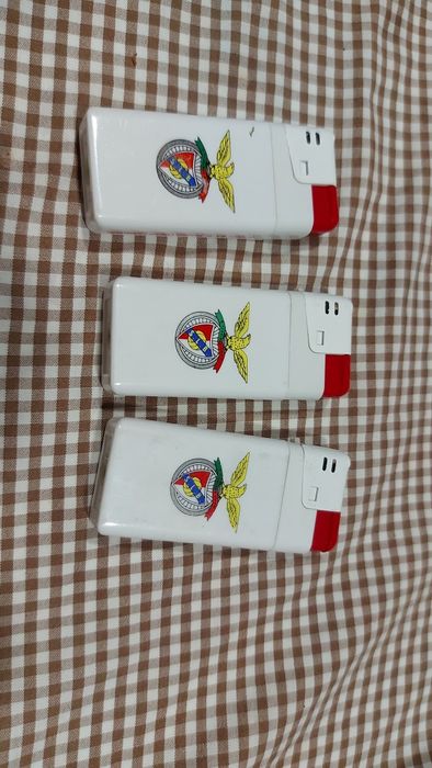 Isqueiro oficial Sport Lisboa e Benfica 2001