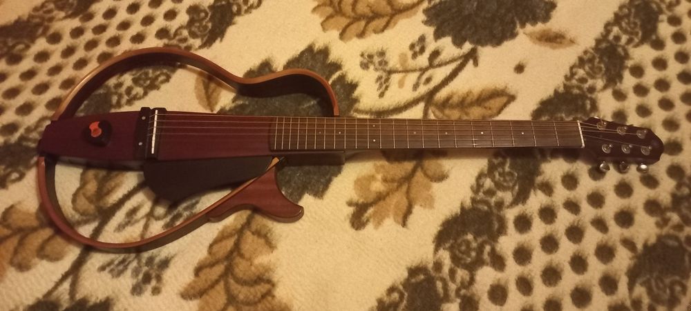 Guitarra Yamaha SLG200S