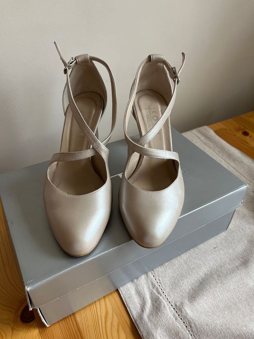 Czółenka ślubne Kotyl