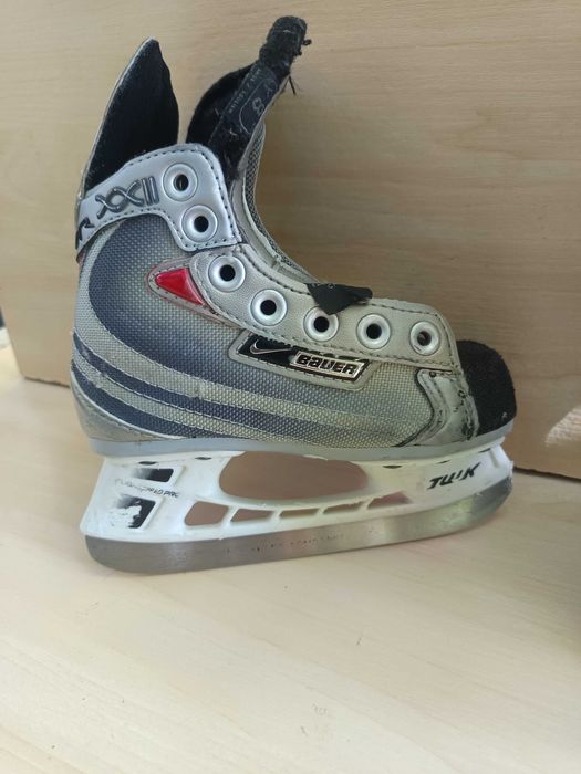 Хокейні ковзани б/у Bauer 26 розмір