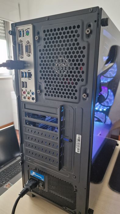 PC fixo i7-8700K + 16GB RAM + SSD