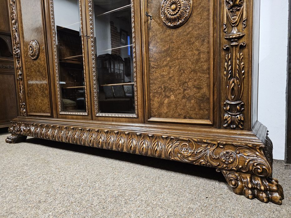 Biblioteka na lwim pazurze