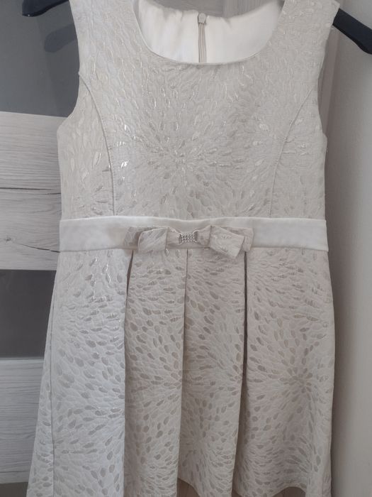 Sprzedam sukienkę dziewczęcą