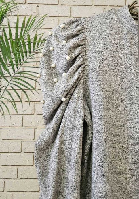 свитерок женский с бусинками на рукавах Zara, р. S