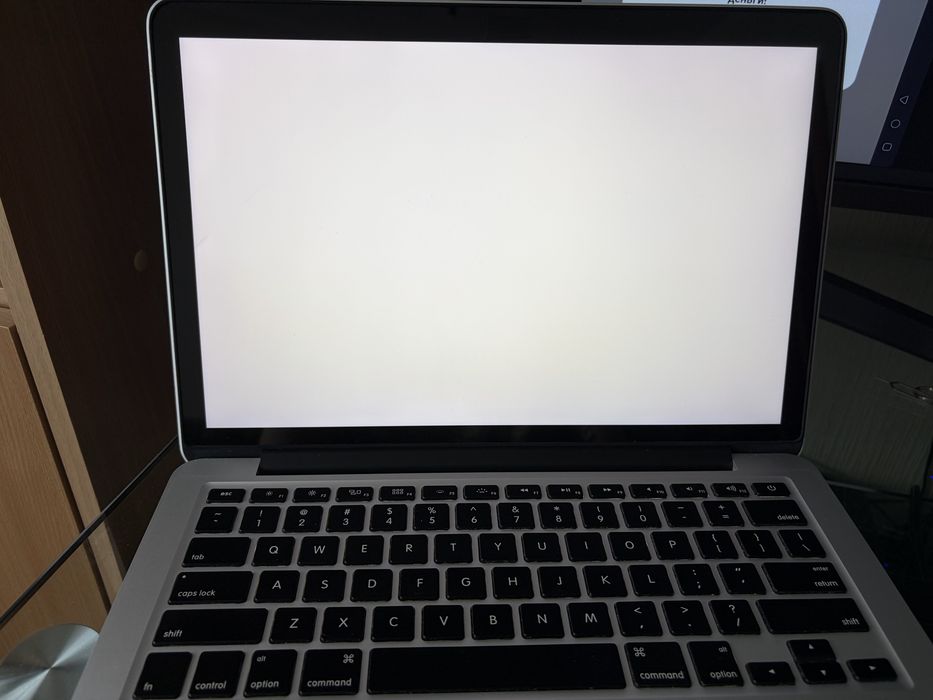 Продам Macbook Pro 2015 13 i5 2,9 GHz 16 ОЗУ. 256 Память