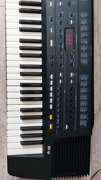 Keyboard Roland E 36