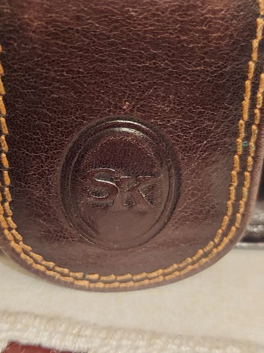 Carteira de Mulher SK em pele Preta c/ linha Castanha.