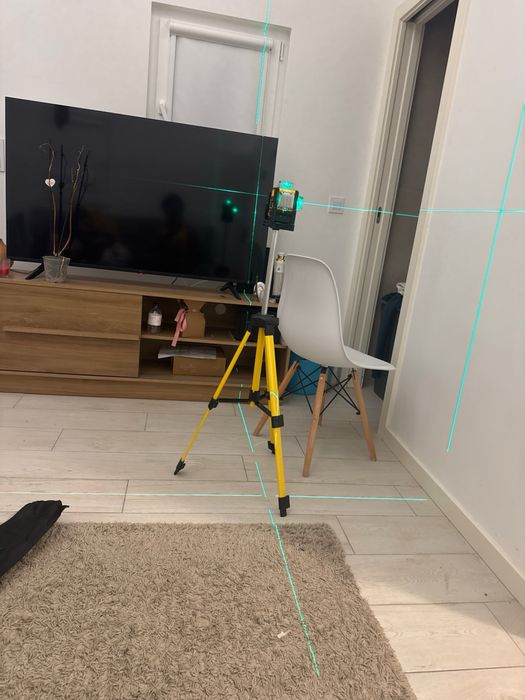 Nivel liser + tripes