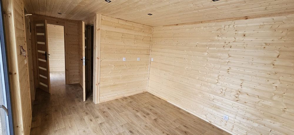 Domek drewniany ocieplony 8x3.2m gotowy do zamieszkania