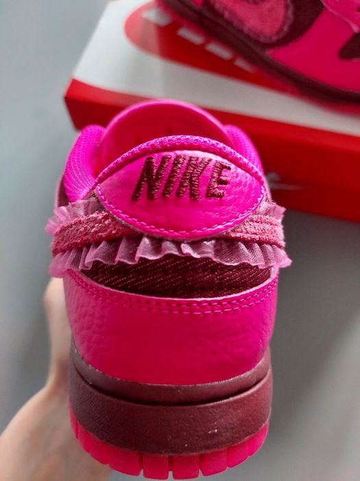 Nike Dunk Low Valentine's Day (2022)