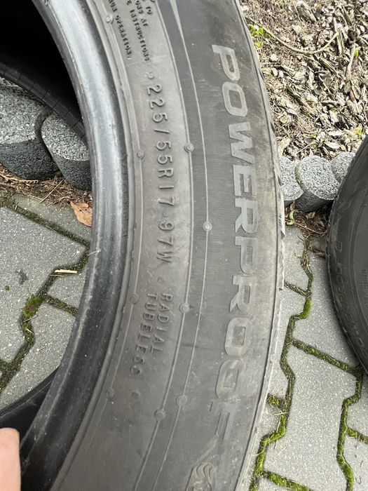 Opony letnie 225/55 17 bdb Nokian 4 sztuki
