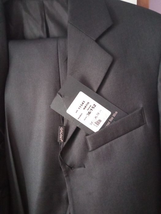 Костюми чоловічі класичні і підліткові