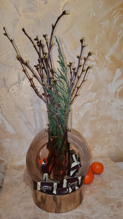 Подставка под вазу-колбу