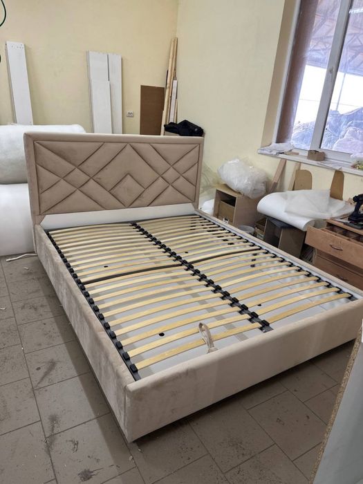 Якісні сучасні ліжка від виробника . Ортопедичні матраци .