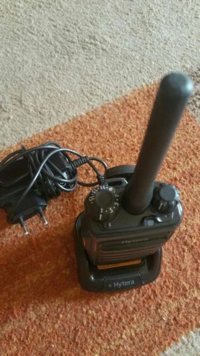 Walkie talkie    Midland   hytera