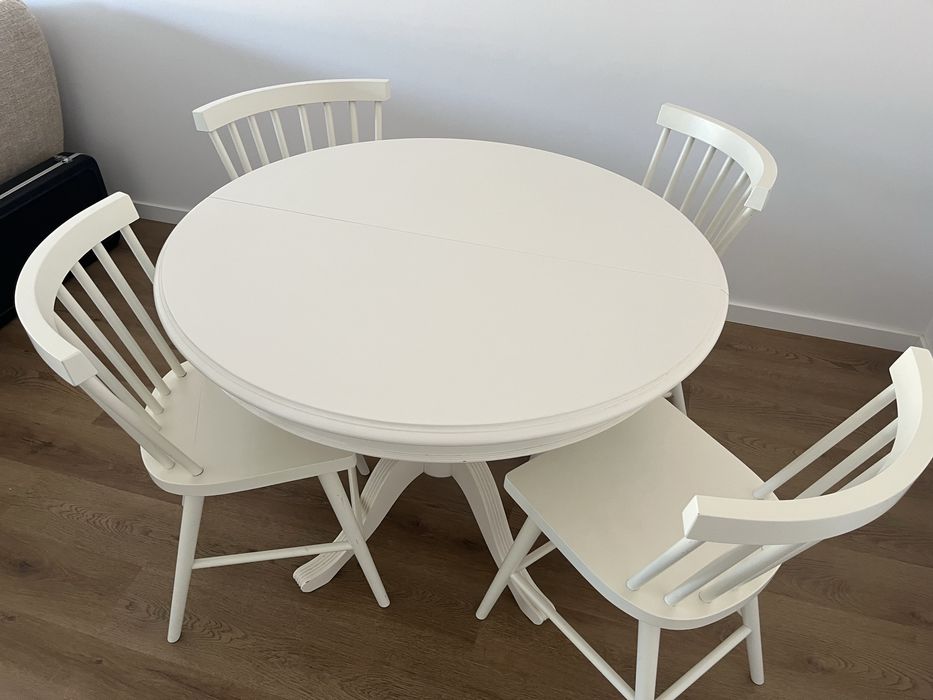 Mesa e cadeiras madeira maciça para si!