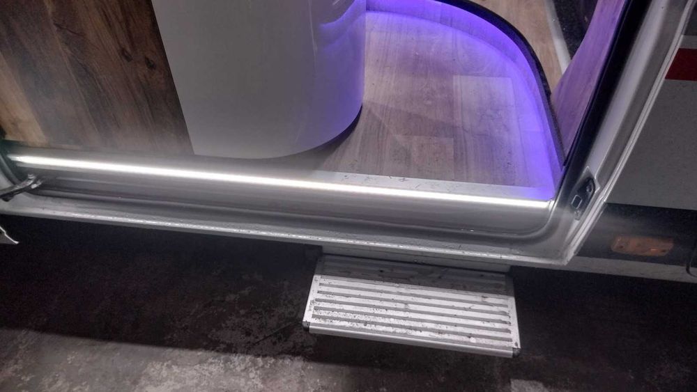 Kompleksowa zabudowa busów na kampery