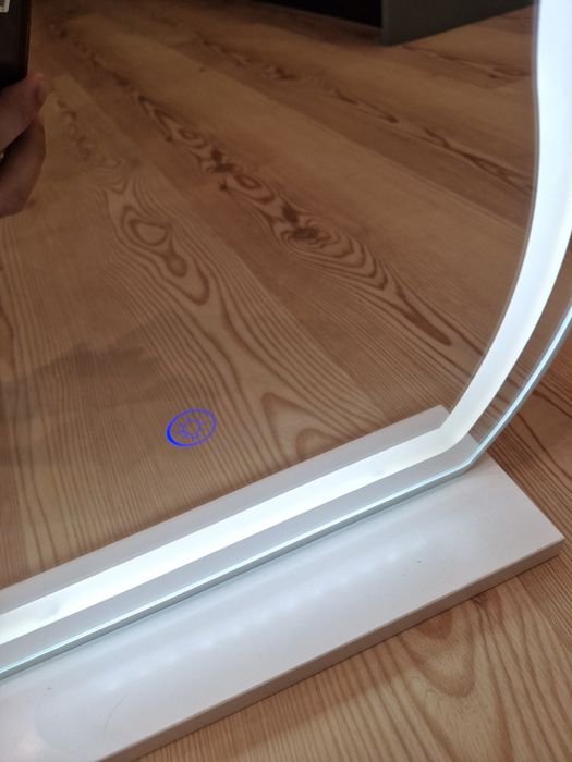 Espelho com iluminação, lacado a branco