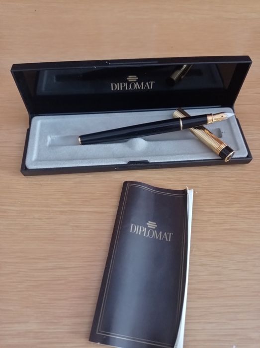 Canetas Diplomat