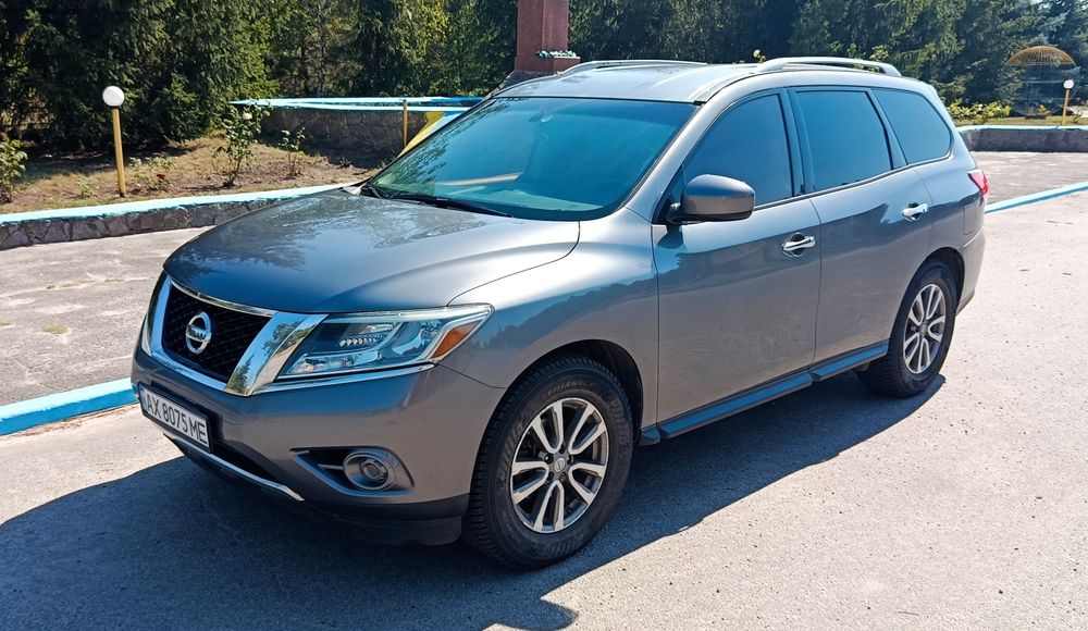 Nissan Pathfinder 2015 г (газ/бензин)