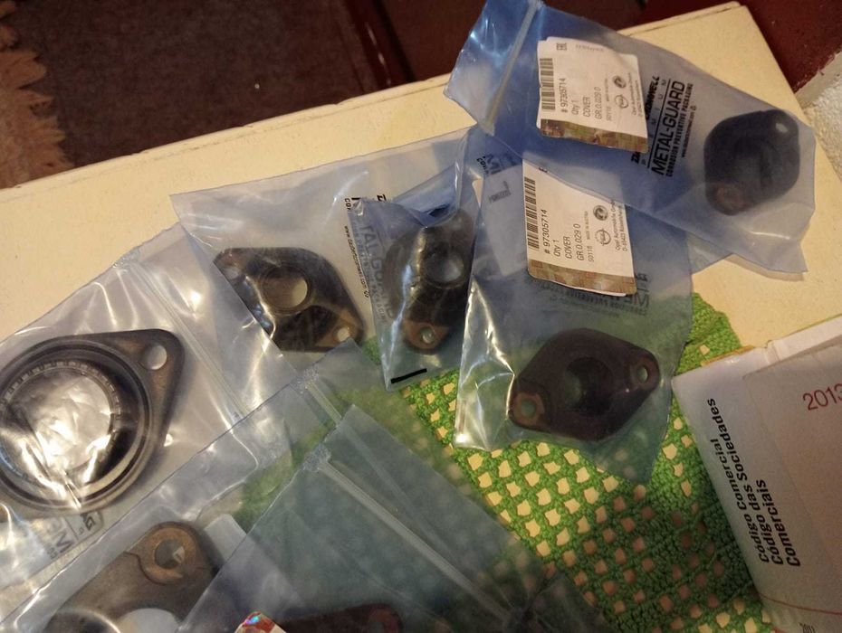 Cobertura dos injetores - Opel Astra 1.7 . NOVOS