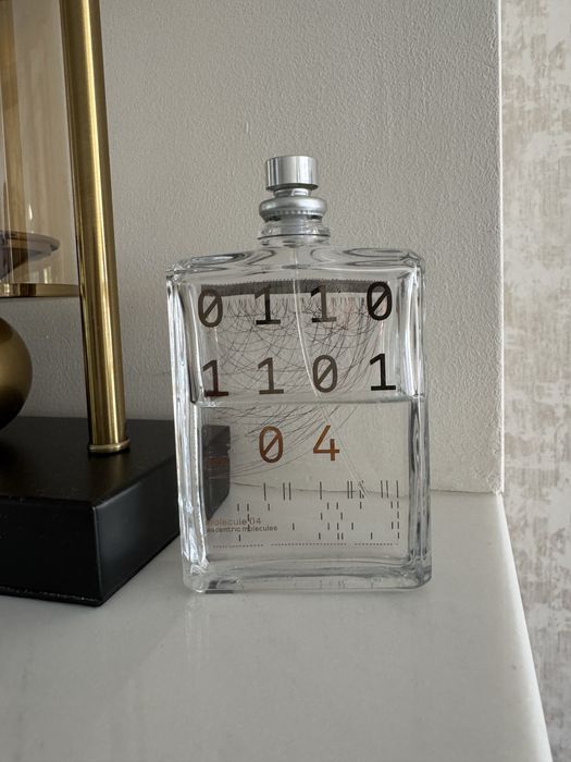 Escentric Molecules Molecule 04. Escentric Molecules Escentric 04