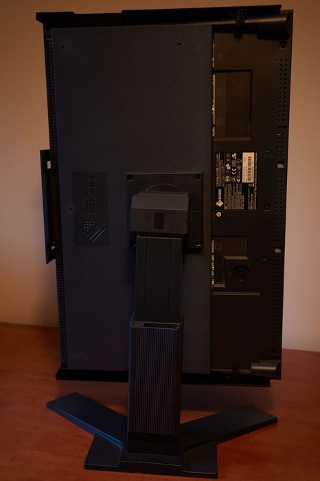 Profesjonalny monitor EIZO CG241W - alternatywa CG2400S