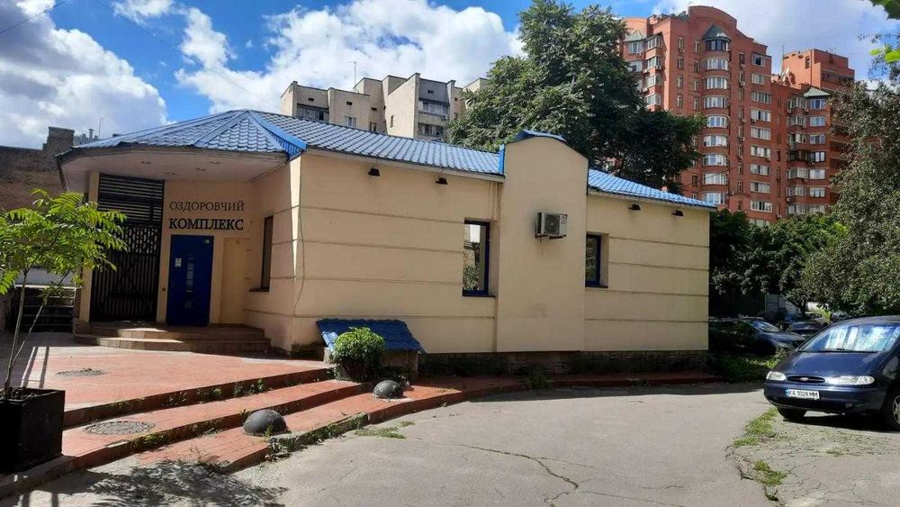 Продаж вул.Дмитрівська Окреме комерційне приміщення  під ваш бізнес! Фасад ,площа 185 кв.м. Два поверхи/30 кВт світло